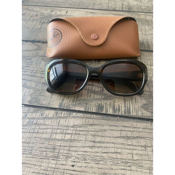 RayBan woman’s sunglasses with case - Picture 1 of 7